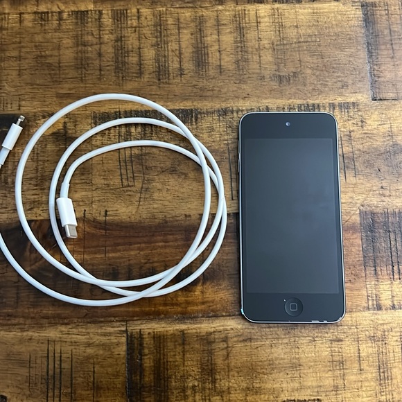 iPod touch $65 - Picture 8 of 8